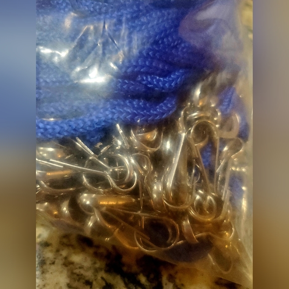 100 piece lanyard bundle. Blue, 18" length 36" circumference with swivel hook - Picture 4 of 6